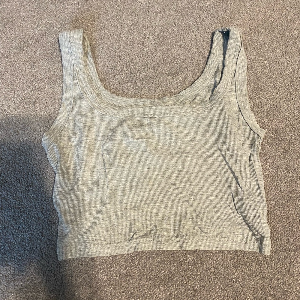 SHEIN Gray Cropped Tank Top